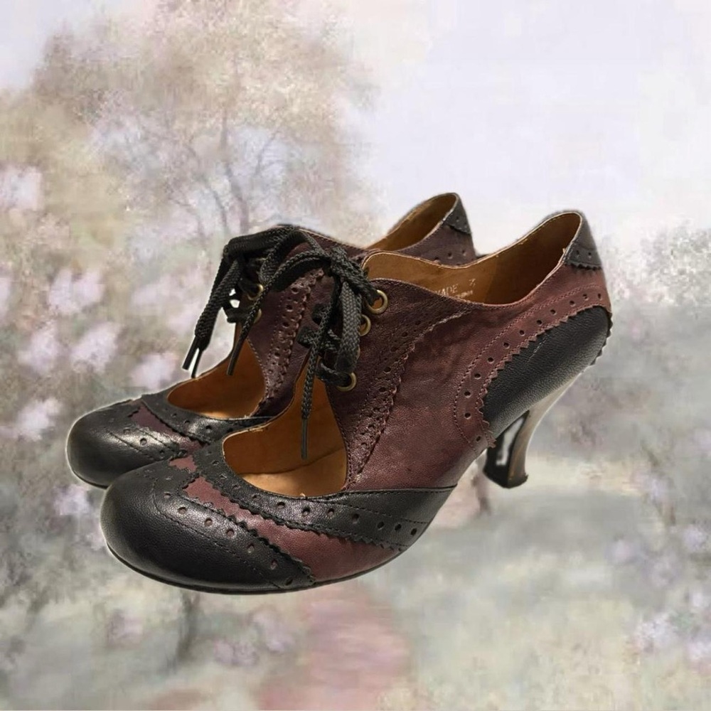Vintage Black and Brown Oxford Heels with Brogue Detailing
